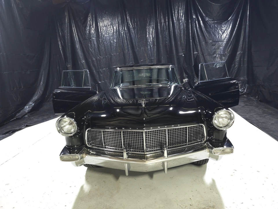 1957 Lincoln Continental Mark II - Image 15 of 31