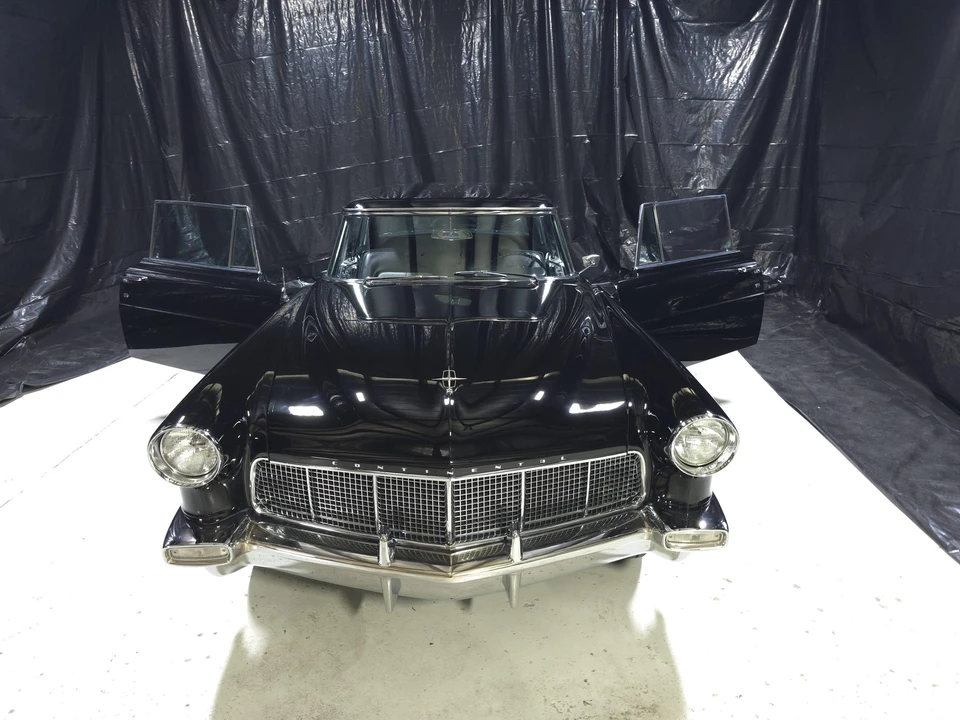 1957 Lincoln Continental Mark II - Image 17 of 31