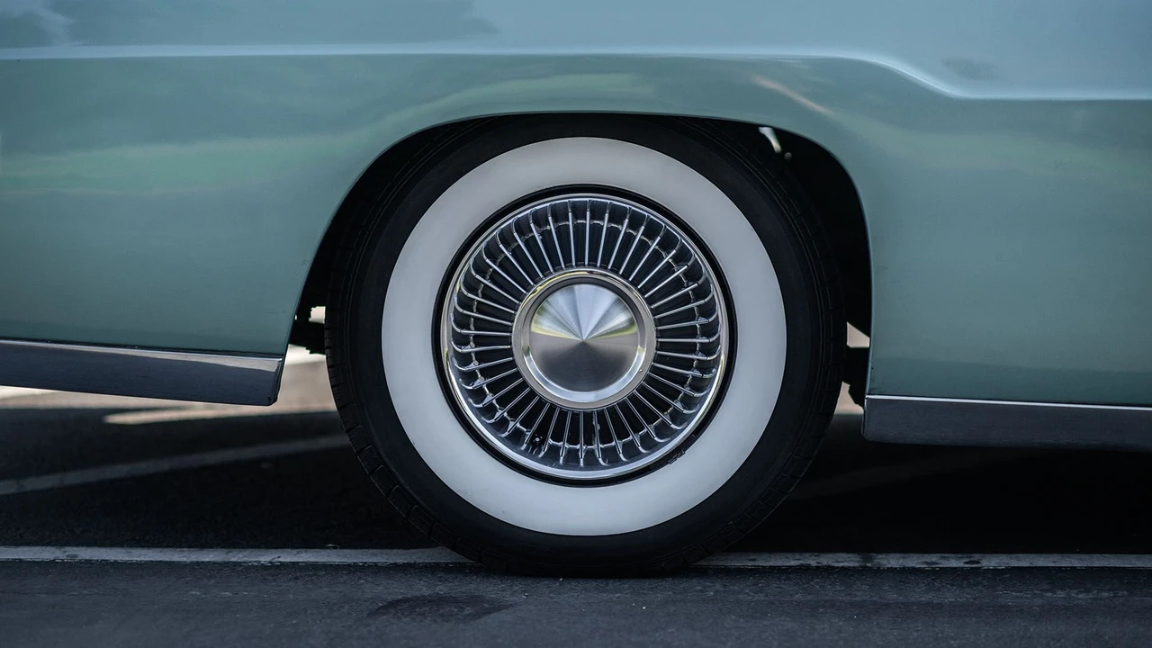 1957 Lincoln Continental Mark II - Image 28 of 31