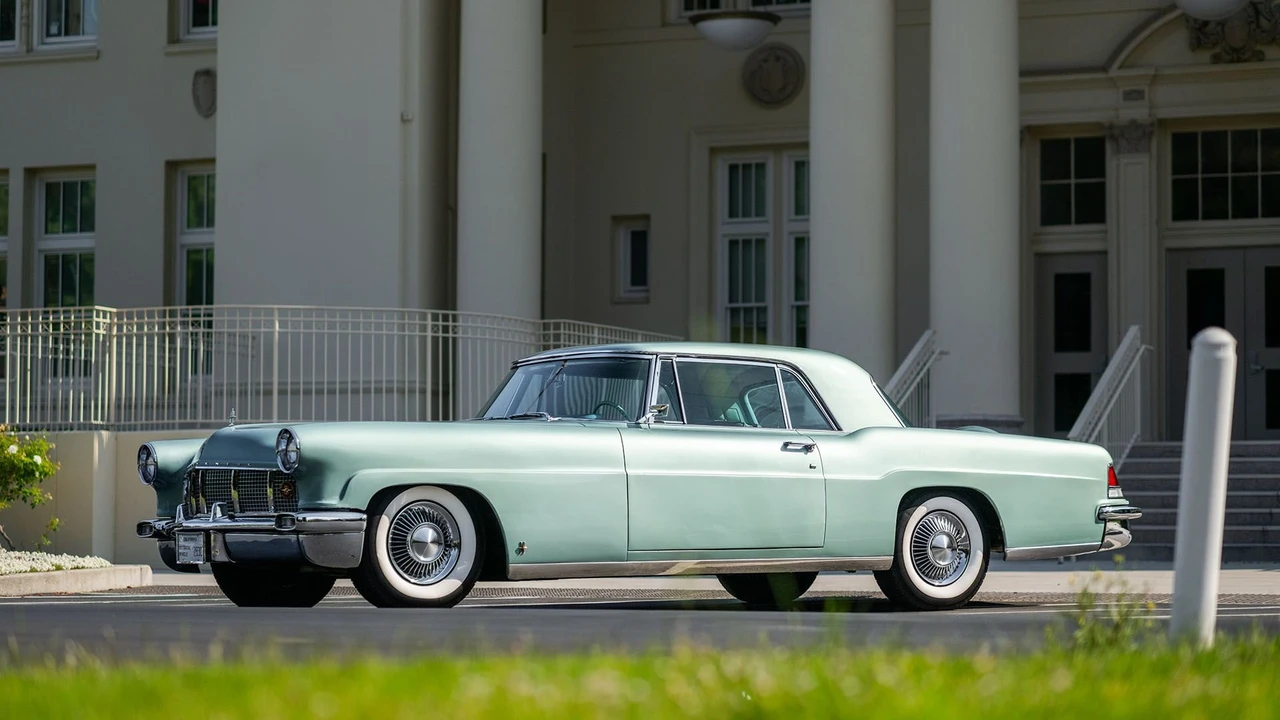 1957 Lincoln Continental Mark II - Image 7 of 31