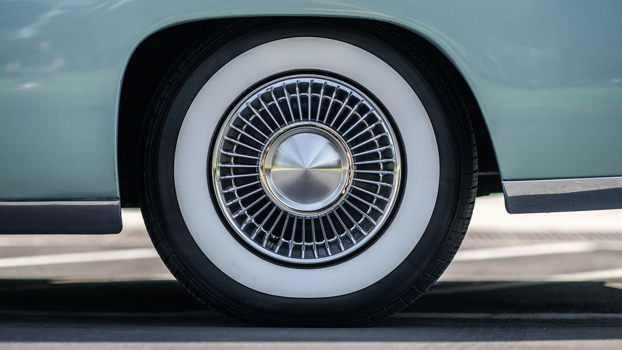 1957 Lincoln Continental Mark II - Image 29 of 31