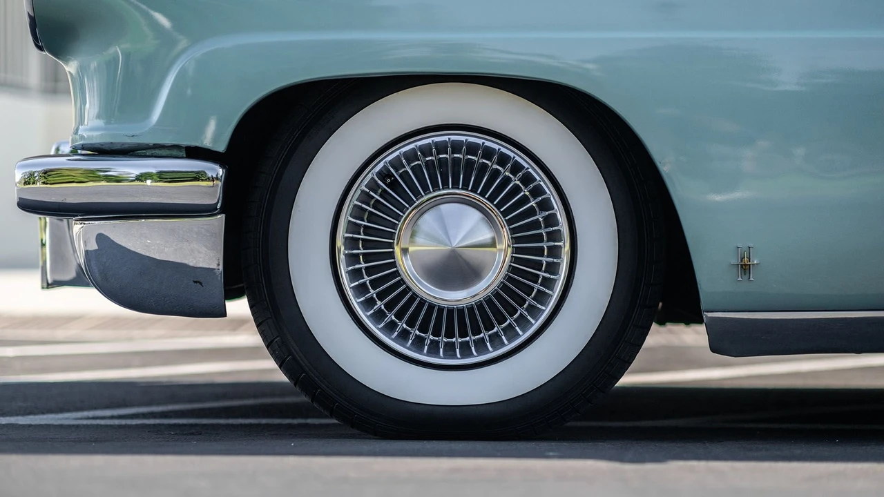 1957 Lincoln Continental Mark II - Image 26 of 31