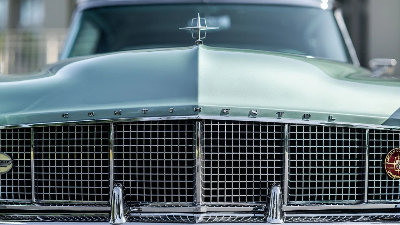 1957 Lincoln Continental Mark II - Image 21 of 31