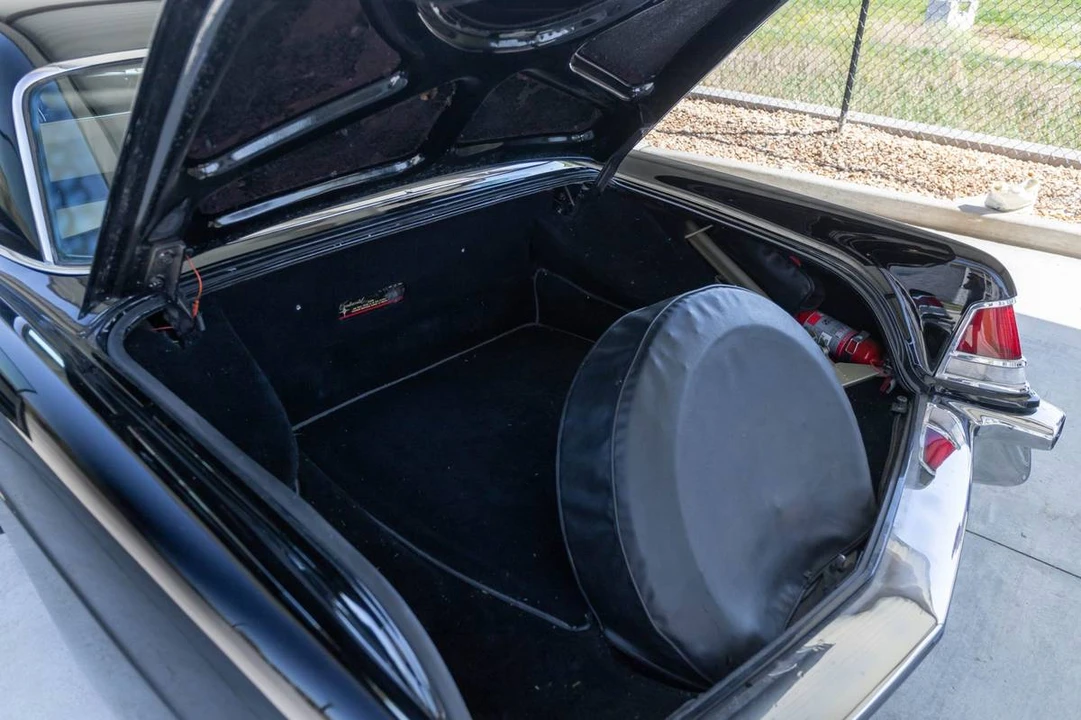 1957 Lincoln Continental Mark II - Image 8 of 9