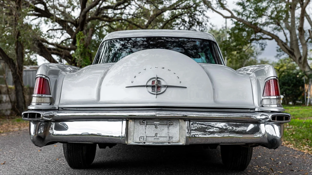 1957 Lincoln Continental Mark II - Image 10 of 19