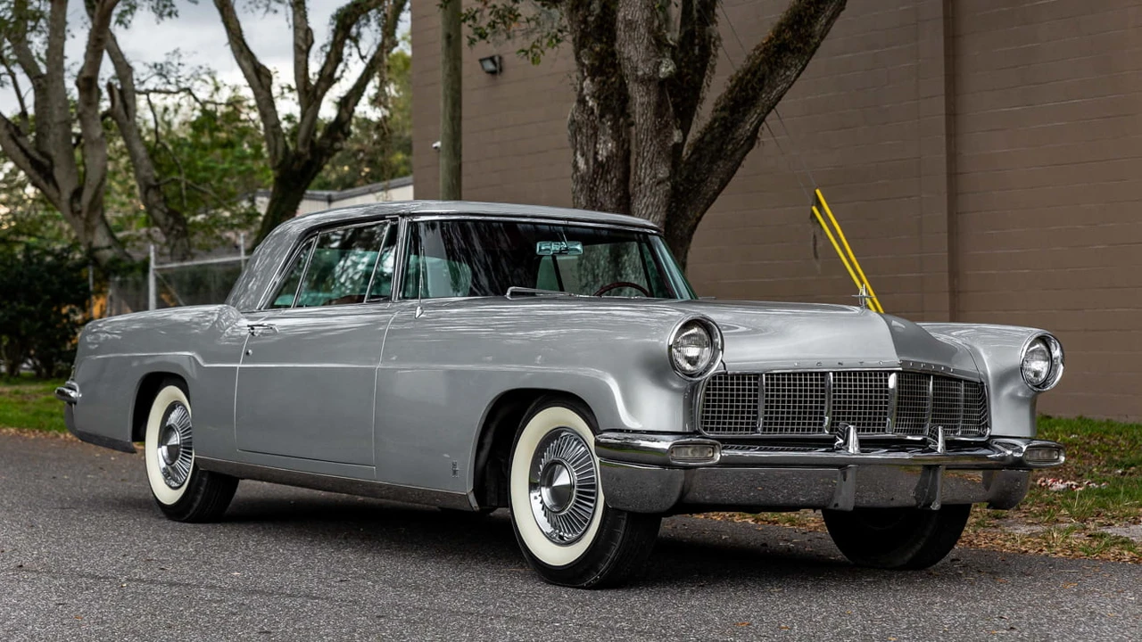 1957 Lincoln Continental Mark II - Image 12 of 19
