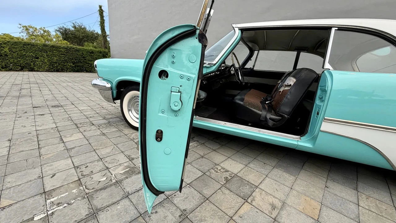 1957 DeSoto Firedome - Image 19 of 31