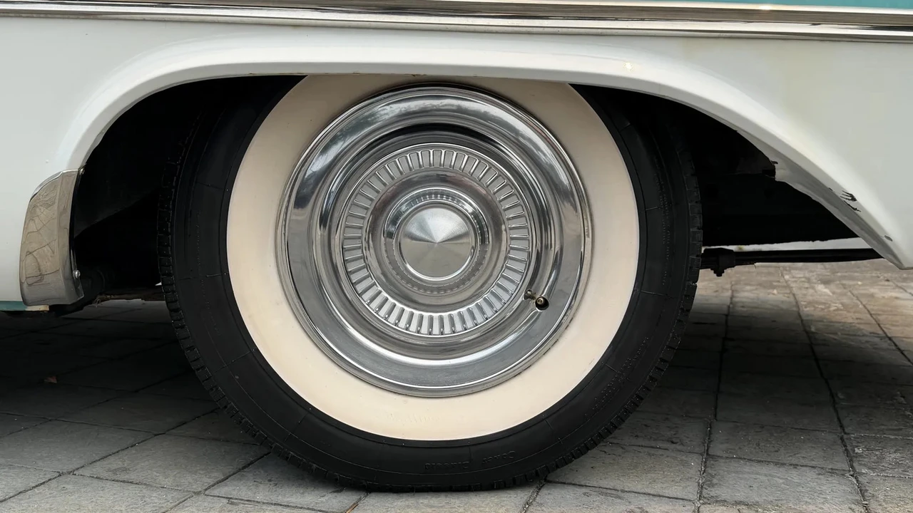 1957 DeSoto Firedome - Image 23 of 31