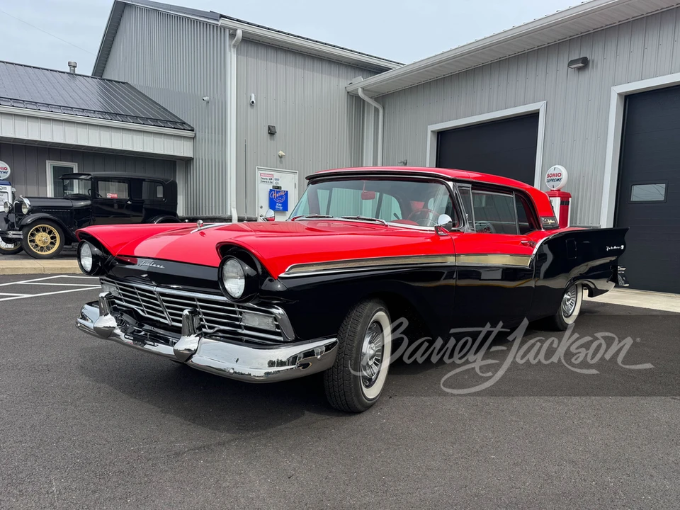 1957 Ford Fairlane 2nd Gen - Image 11 of 23