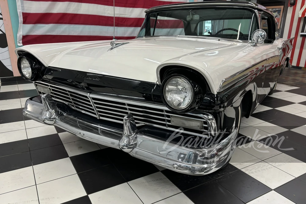 1957 Ford Fairlane 2nd Gen - Image 19 of 31