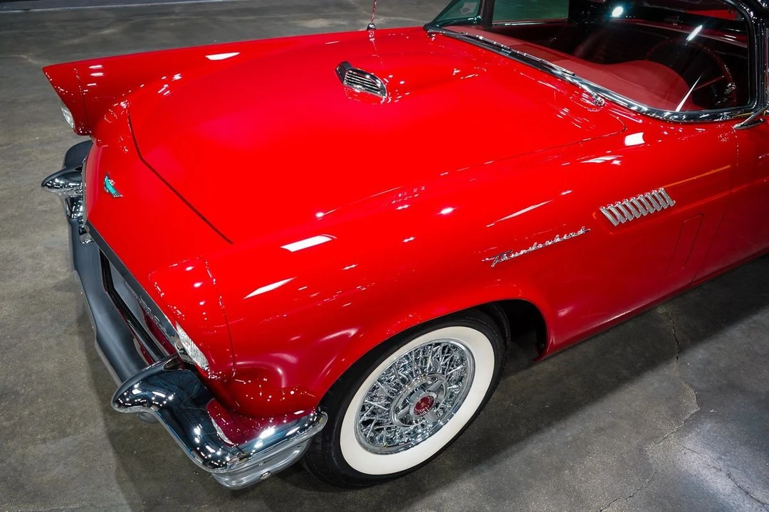1957 Ford Thunderbird 1st Gen - Image 24 of 31
