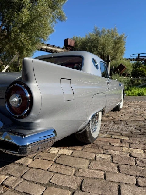 1957 Ford Thunderbird 1st Gen - Image 24 of 25