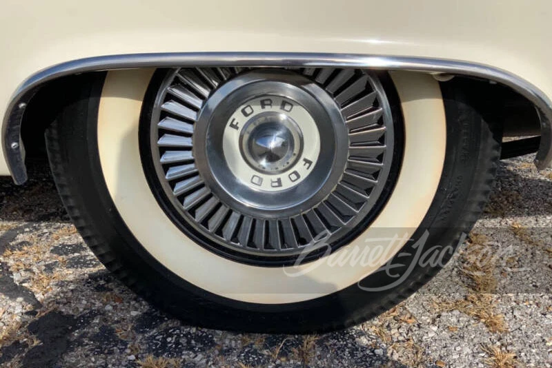 1957 Ford Thunderbird 1st Gen - Image 25 of 26