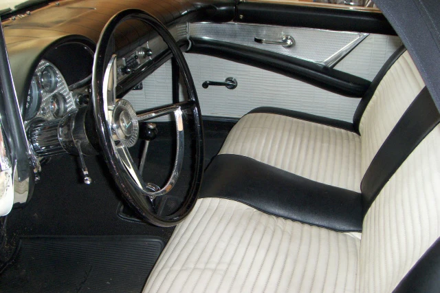 1957 Ford Thunderbird 1st Gen - Image 4 of 5