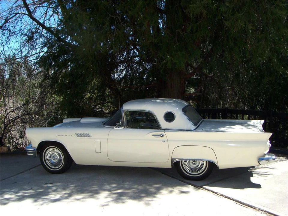 1957 Ford Thunderbird 1st Gen - Image 5 of 5