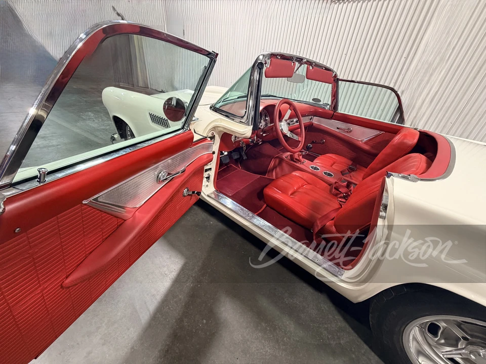 1957 Ford Thunderbird 1st Gen - Image 25 of 30