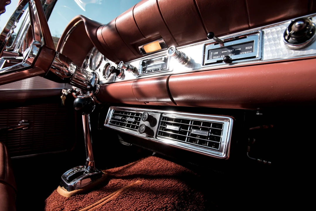1957 Ford Thunderbird 1st Gen - Image 21 of 31