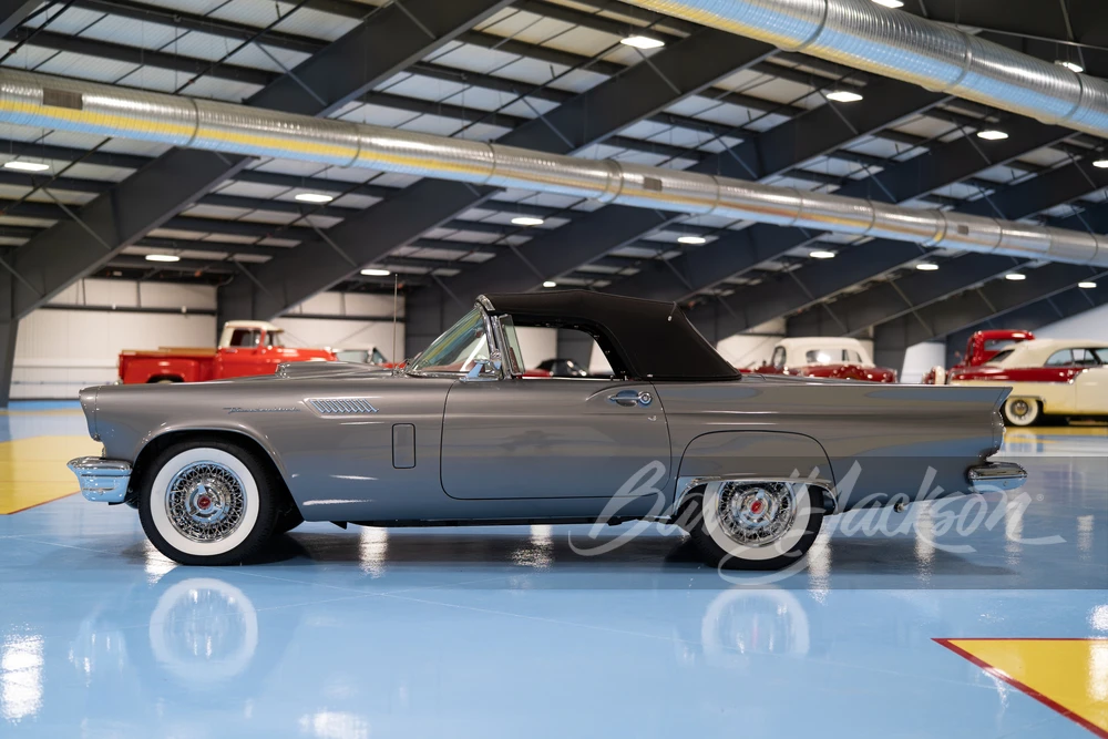 1957 Ford Thunderbird 1st Gen - Image 22 of 31
