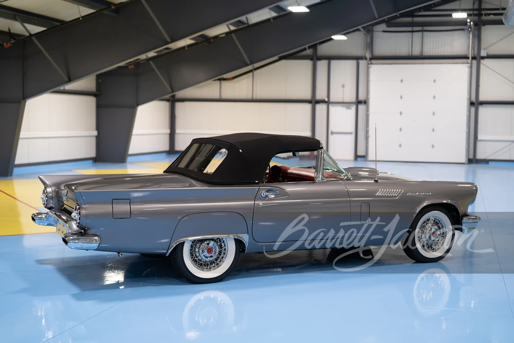 1957 Ford Thunderbird 1st Gen - Image 23 of 31