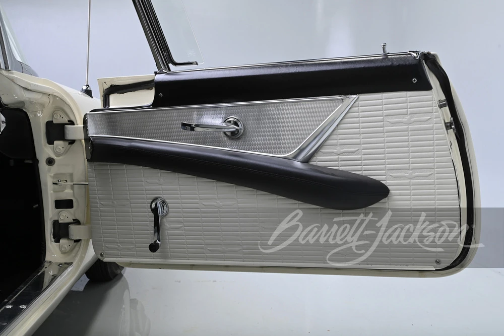 1957 Ford Thunderbird 1st Gen - Image 21 of 31