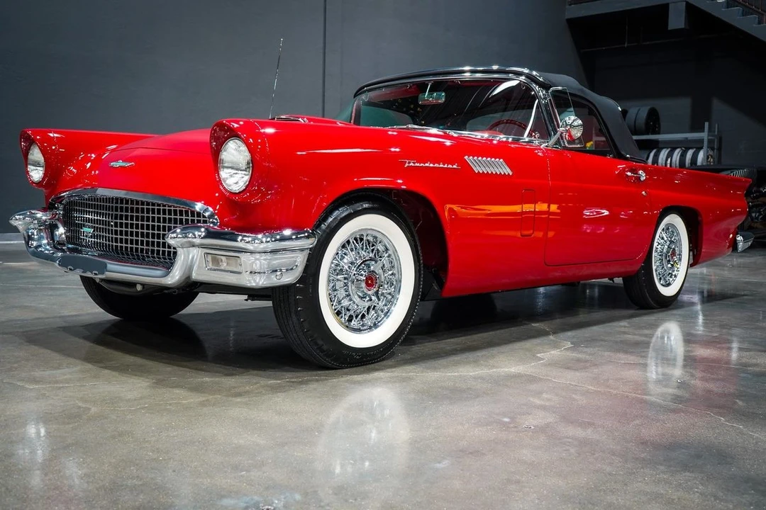 1957 Ford Thunderbird 1st Gen - Image 23 of 31