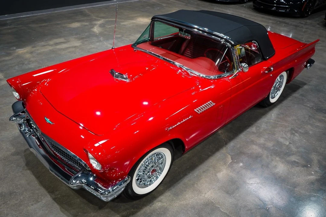 1957 Ford Thunderbird 1st Gen - Image 27 of 31