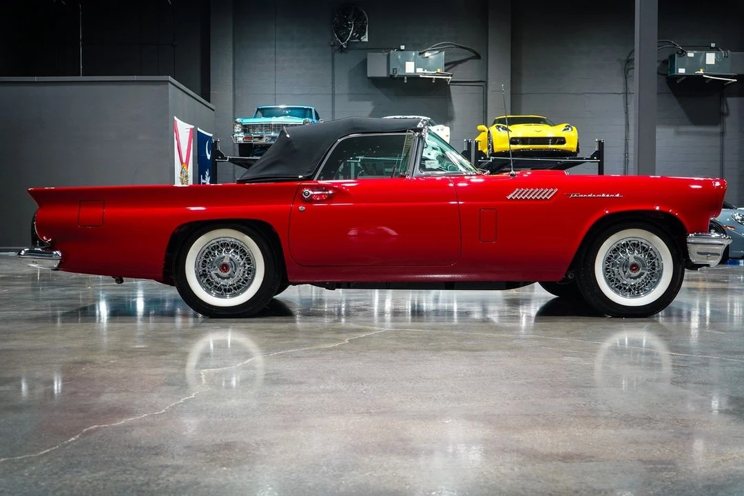 1957 Ford Thunderbird 1st Gen - Image 21 of 31