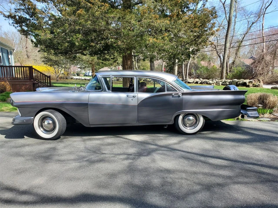 1957 Ford Customline - Image 8 of 14