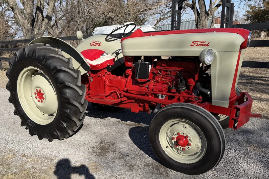 1957 Ford Tractor - Image 3 of 7