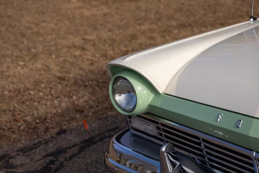 1957 Ford Country Squire - Image 11 of 31
