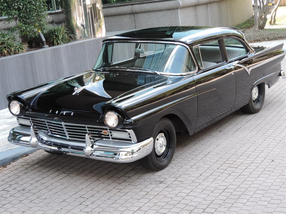 1957 Ford Customline - Image 2 of 31