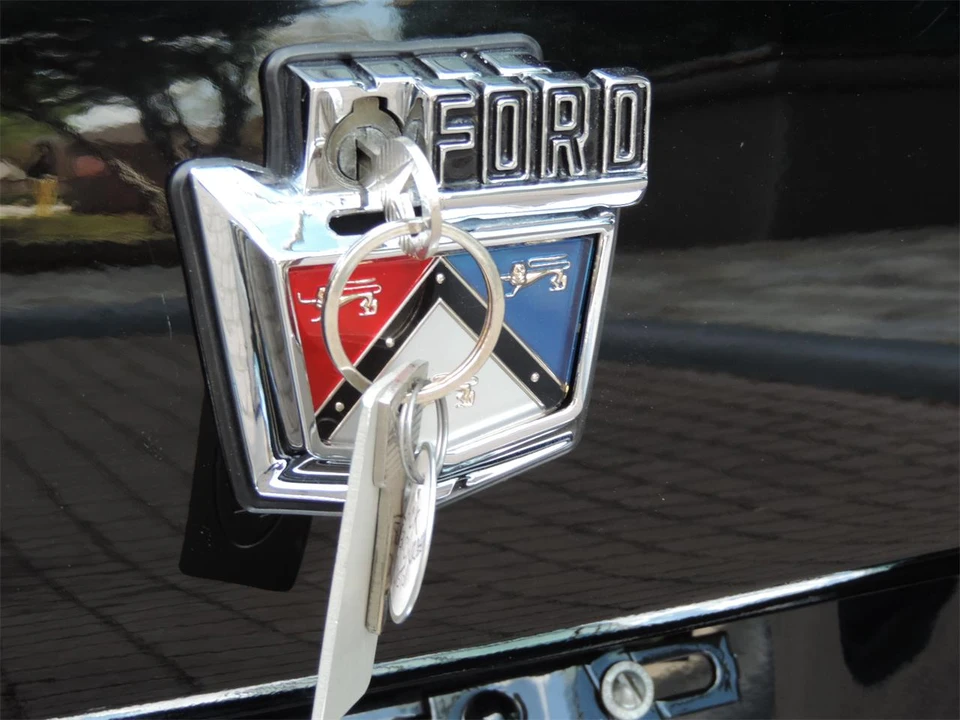 1957 Ford Customline - Image 17 of 31