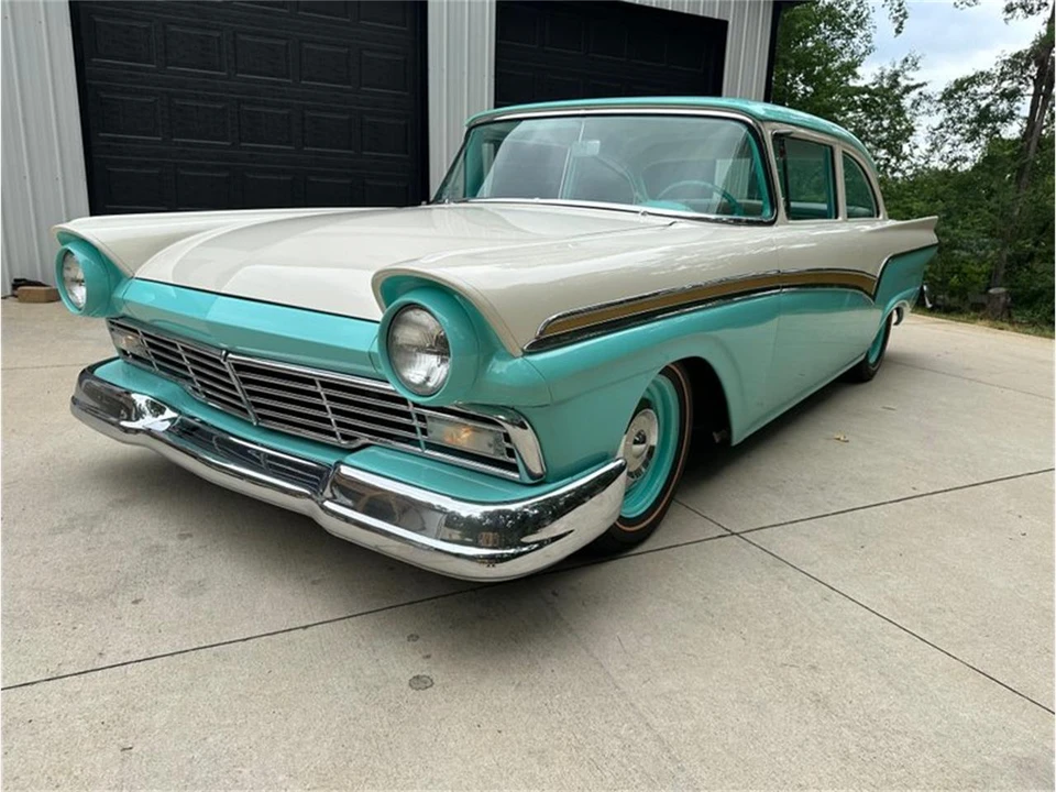 1957 Ford Customline - Image 2 of 17