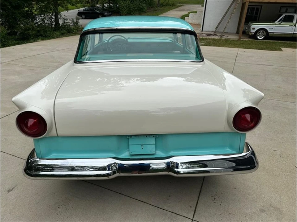 1957 Ford Customline - Image 9 of 17