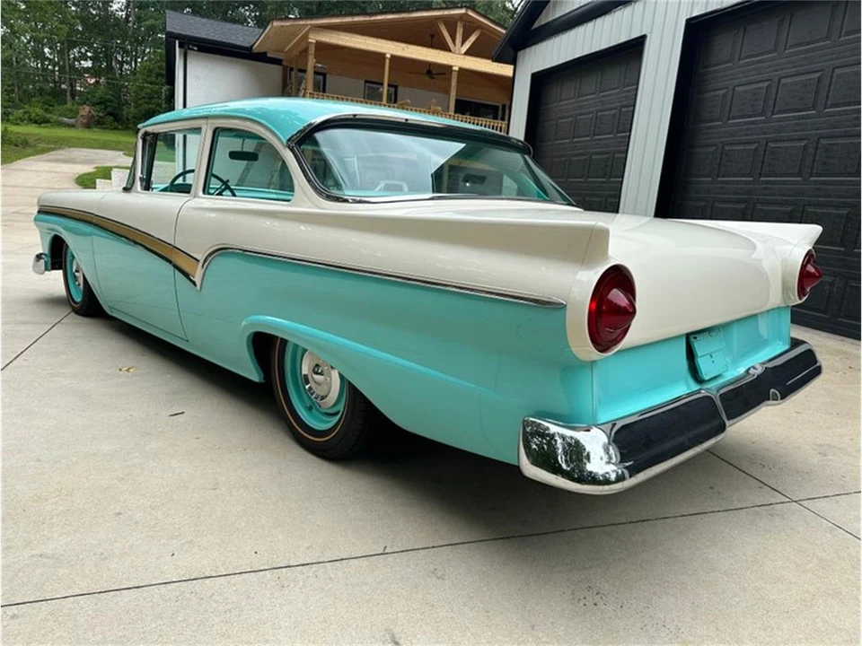 1957 Ford Customline - Image 10 of 17