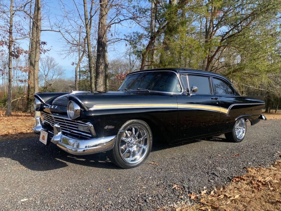 1957 Ford Customline - Image 4 of 31