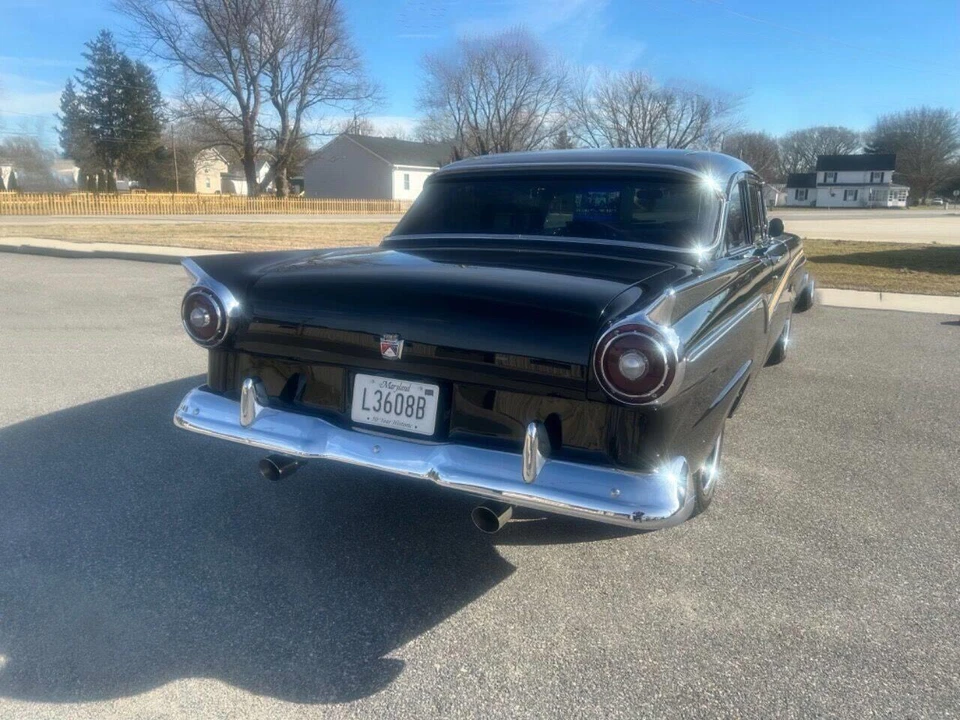 1957 Ford Customline - Image 9 of 31