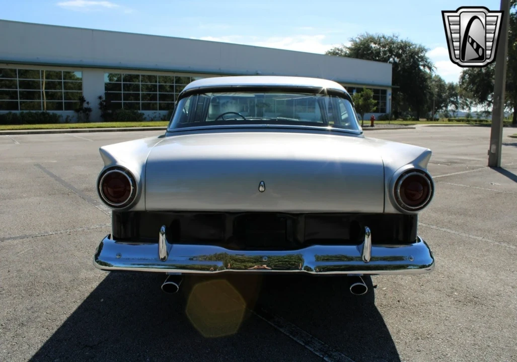 1957 Ford Customline - Image 11 of 12