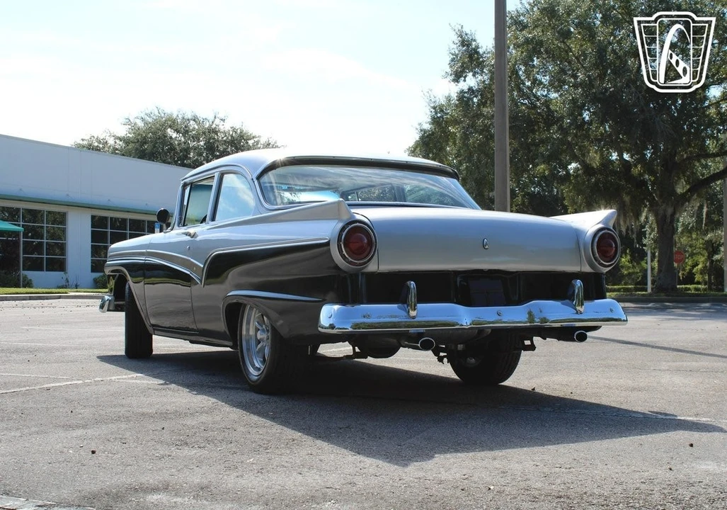 1957 Ford Customline - Image 7 of 12