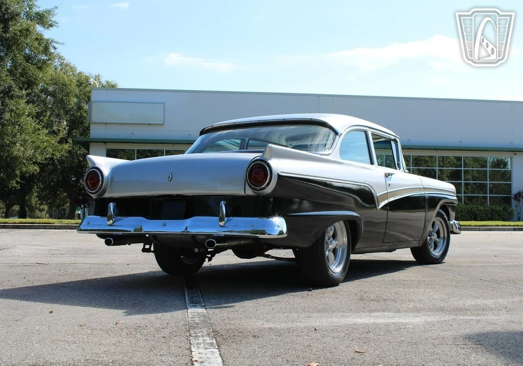 1957 Ford Customline - Image 10 of 12