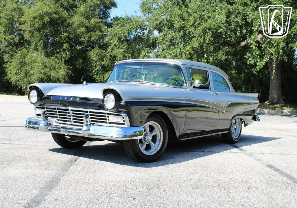 1957 Ford Customline - Image 5 of 12