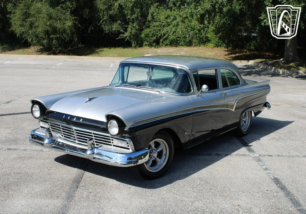 1957 Ford Customline - Image 6 of 12