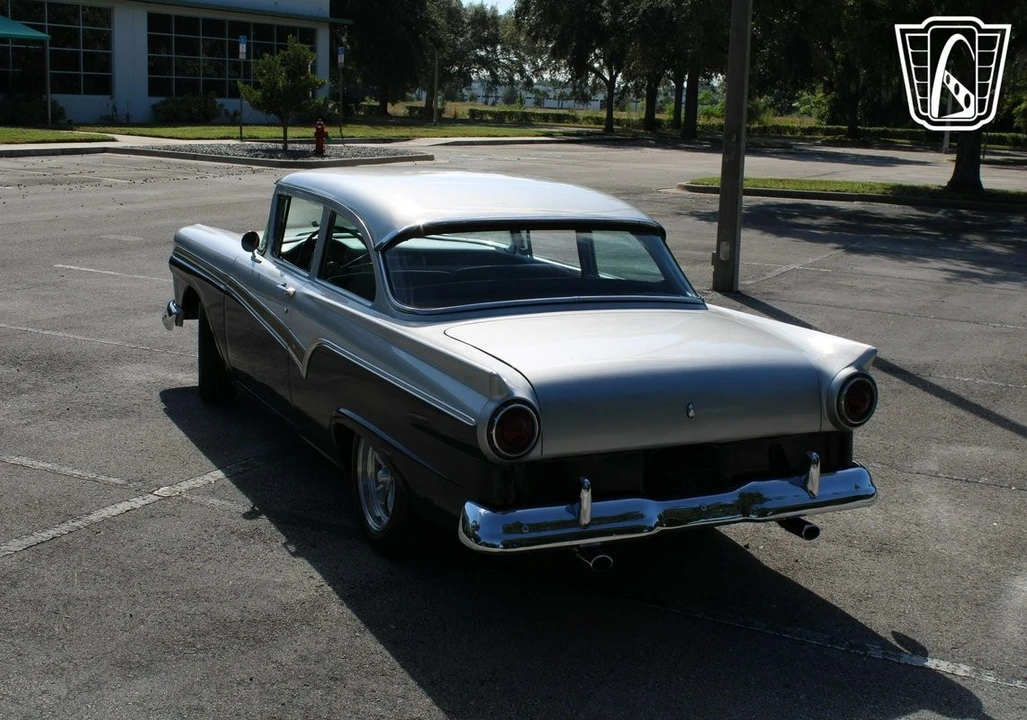 1957 Ford Customline - Image 9 of 12