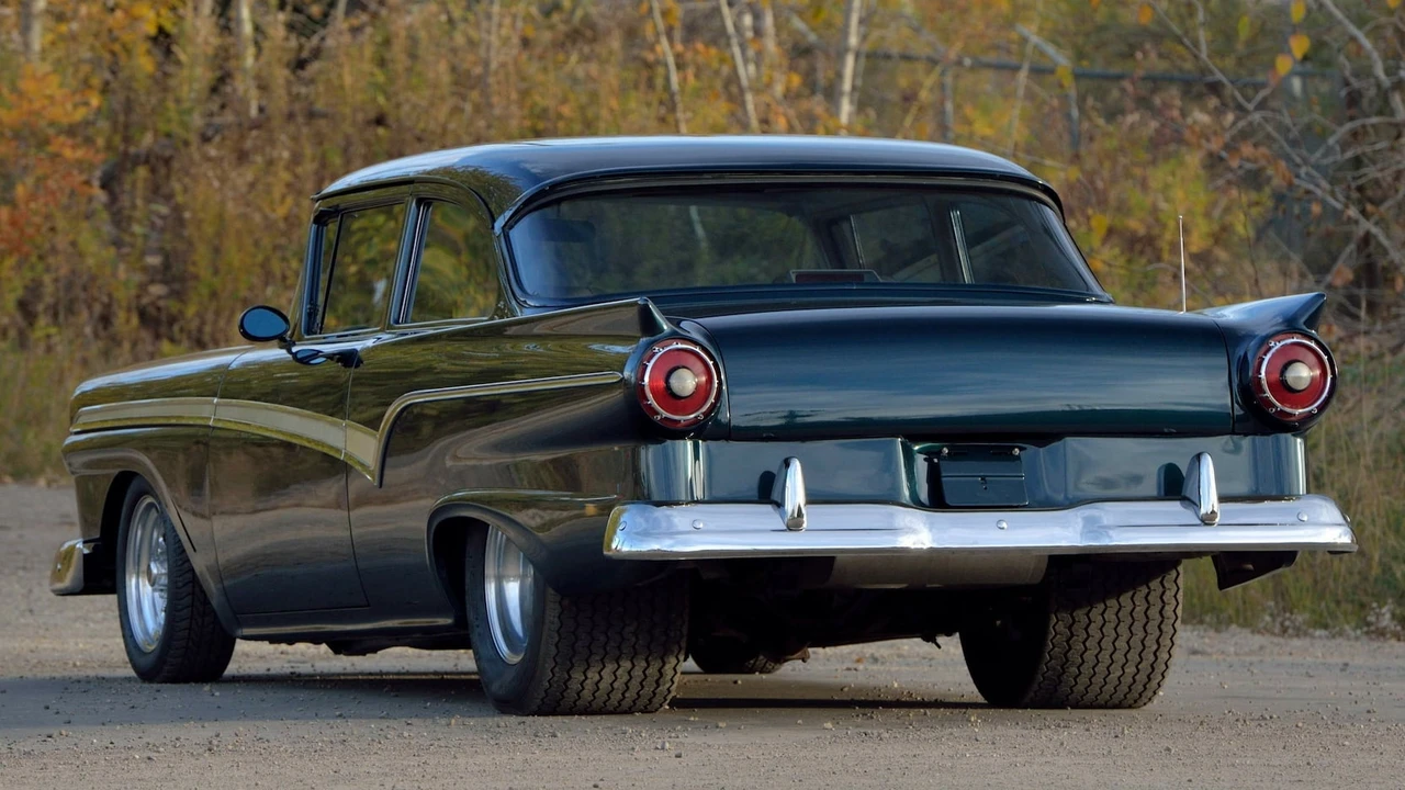 1957 Ford Fairlane 2nd Gen - Image 13 of 28