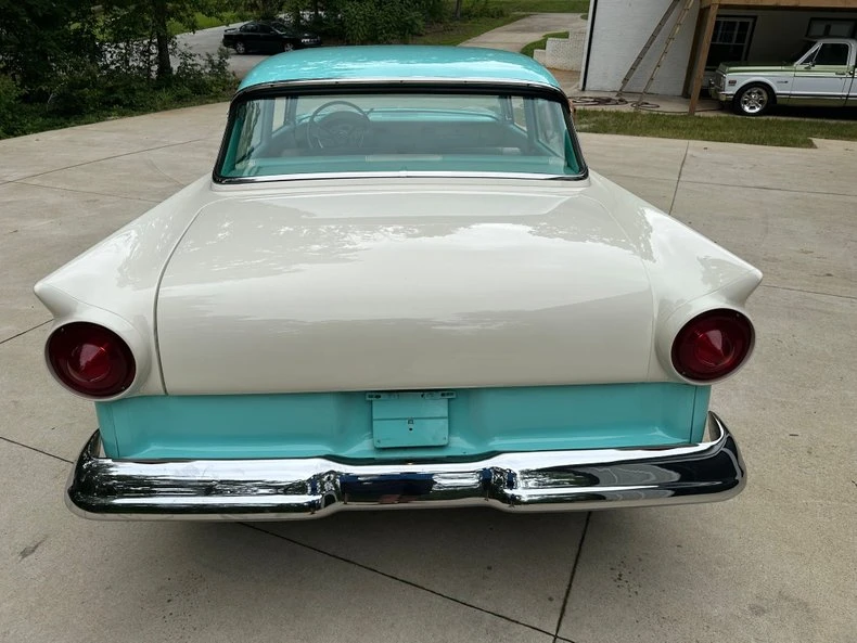 1957 Ford Customline - Image 9 of 17