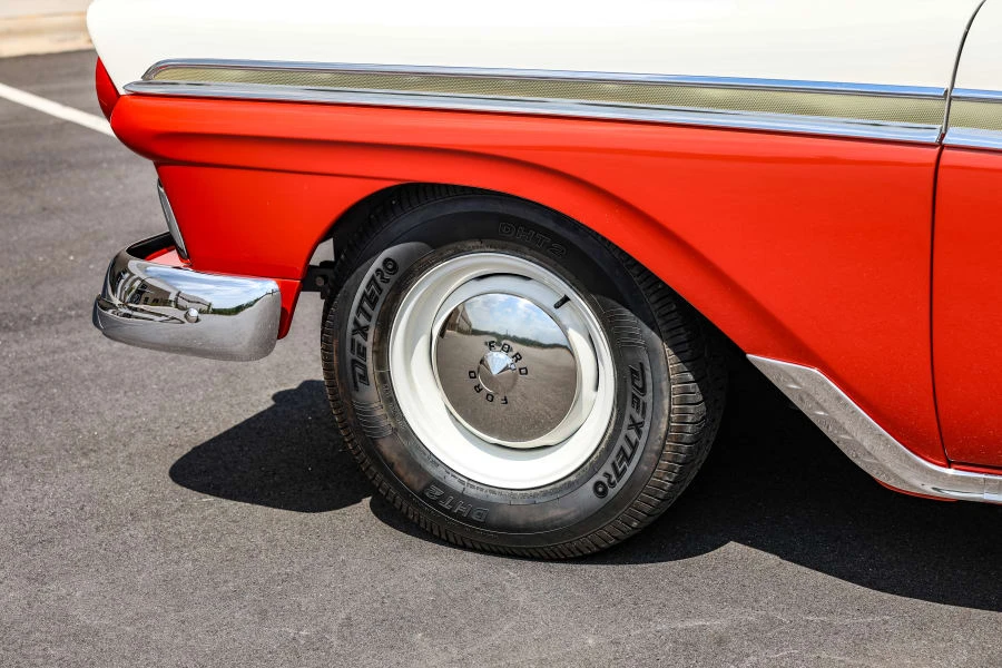 1957 Ford Customline - Image 14 of 31