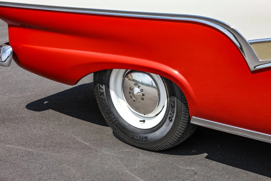 1957 Ford Customline - Image 12 of 31