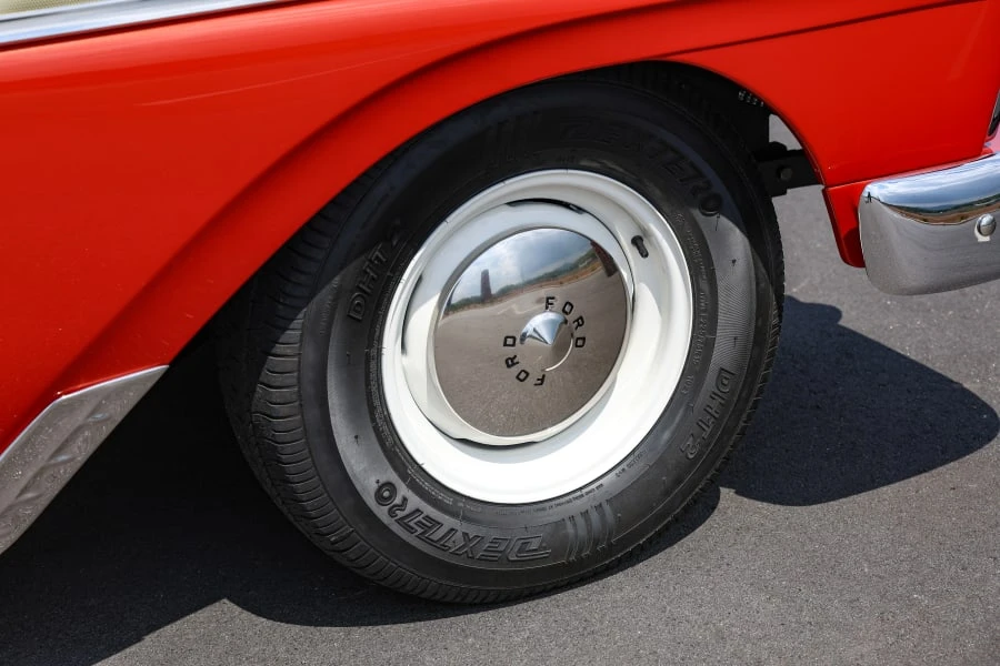 1957 Ford Customline - Image 10 of 31