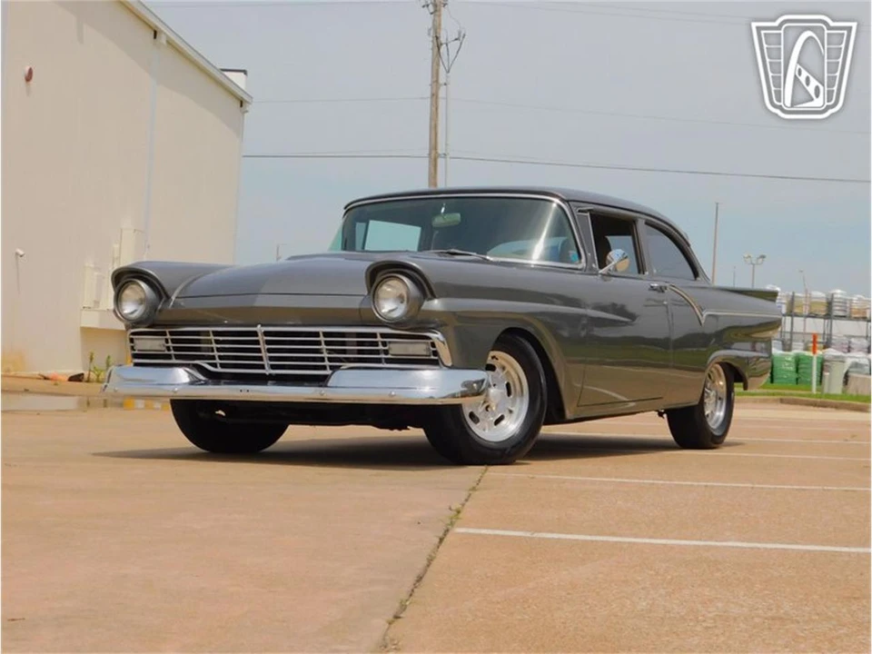 1957 Ford Customline - Image 2 of 31