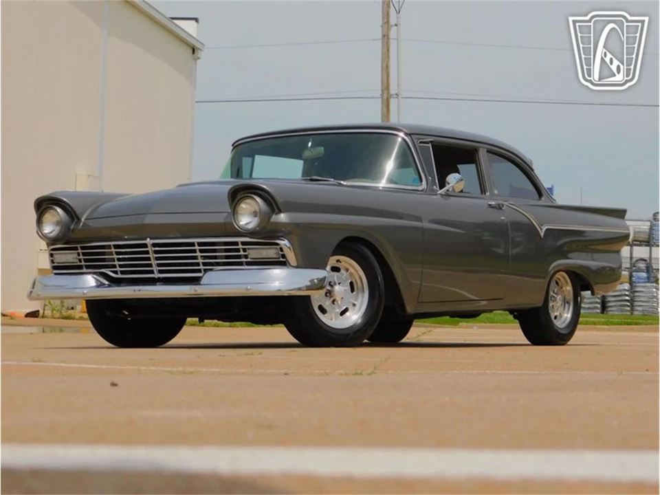 1957 Ford Customline - Image 7 of 31